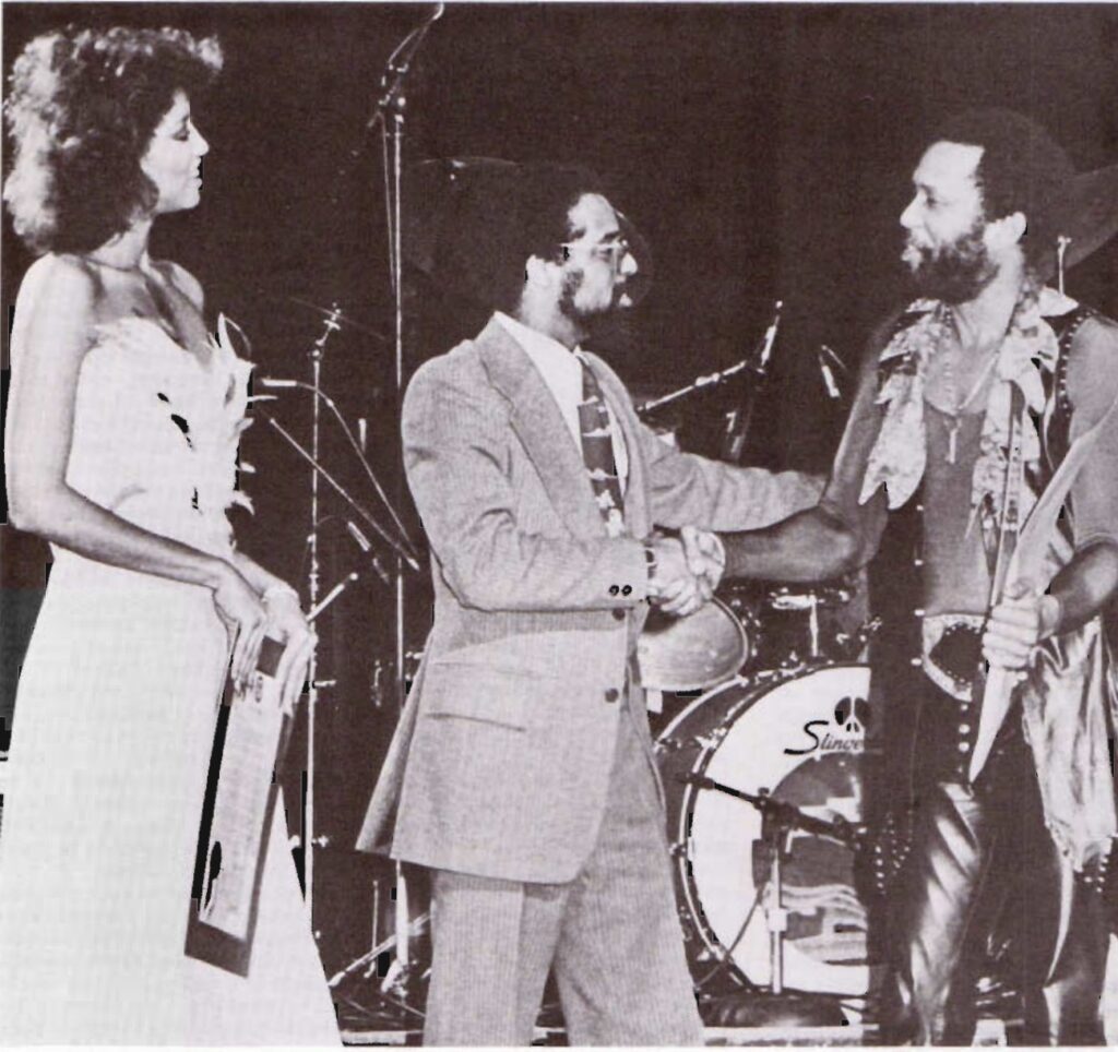 Roy Ayres receives the key to the city of Cleveland presented by Councilman Michael White and Phyllis Hyman